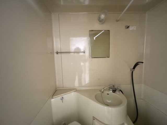 寝屋川市境橋町のアパートの洗面所