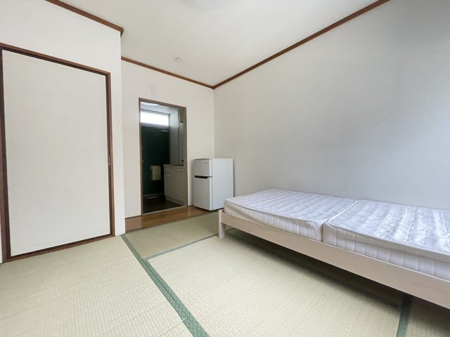 寝屋川市境橋町のアパートの居間・リビング