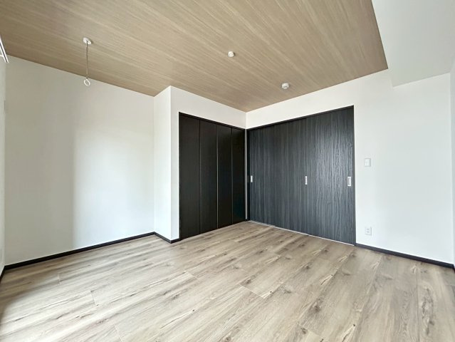 【寝室】