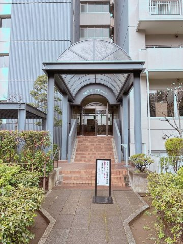 小松川パークマンション２号棟のエントランス|「東大島」駅徒歩１分！耐震基準適合マンション、小松川パークマンション２号棟は即日現地案内可能となっておりますので、お気軽にお問い合わせください！