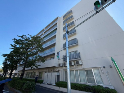 【外観】 | 朝日プラザ大仙 | 【ユニットバス新調】ゆったりとくつろげる綺麗な浴室になりますよ！時間短縮でシャワーだけの方も多いですが、一日の疲れを癒すため湯船に浸かれば心身ともにリラックスできますね♪