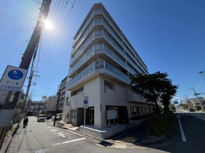 【外観】 | 朝日プラザ大仙 | ファミリーマートまで徒歩３分！キリン堂まで徒歩８分！コーナンまで徒歩１９分！ニトリまで徒歩９分！お買い物に便利な立地ですね♪