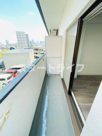 大阪市淀川区木川西１丁目の賃貸マンションのバルコニー