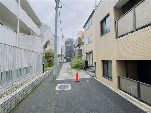 ラ・プティートヴィラ神楽坂の駐車場
