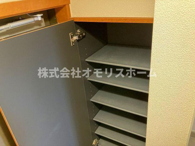 ドミールM・Cの玄関