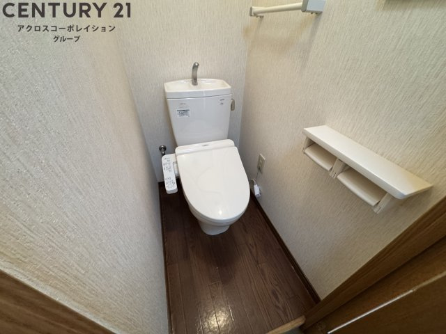 温水洗浄便座付きのトイレです！