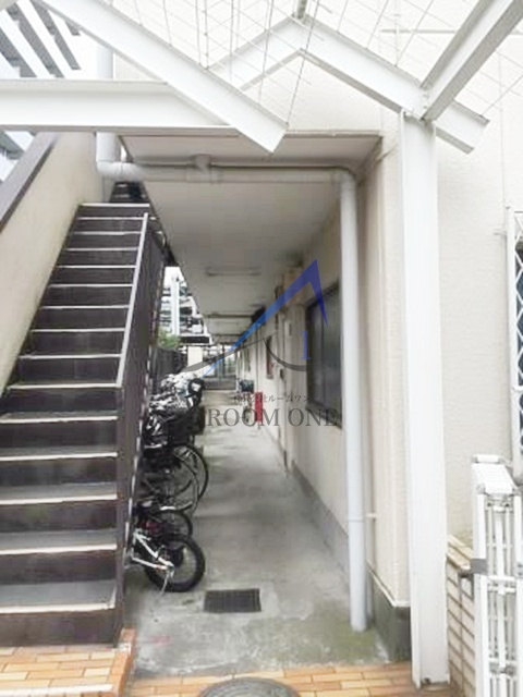 シャルマン谷塚駅前のエントランス|エントランスです。