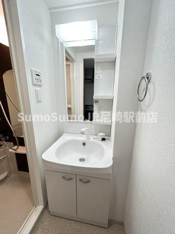 Luxe塚口の洗面所