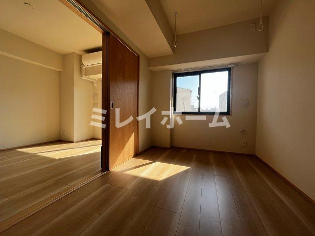 Grazia Kamataの居間・リビング|同建物内、別のお部屋の参考写真になります。