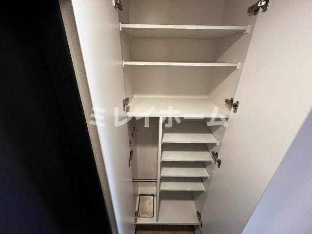 Grazia Kamataの玄関|同建物内、別のお部屋の参考写真になります。