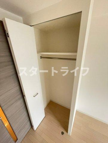 大阪市淀川区木川東２丁目の賃貸マンションの収納