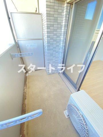 大阪市淀川区木川東２丁目の賃貸マンションのバルコニー