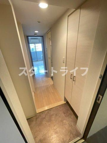 大阪市淀川区木川東２丁目の賃貸マンションの玄関