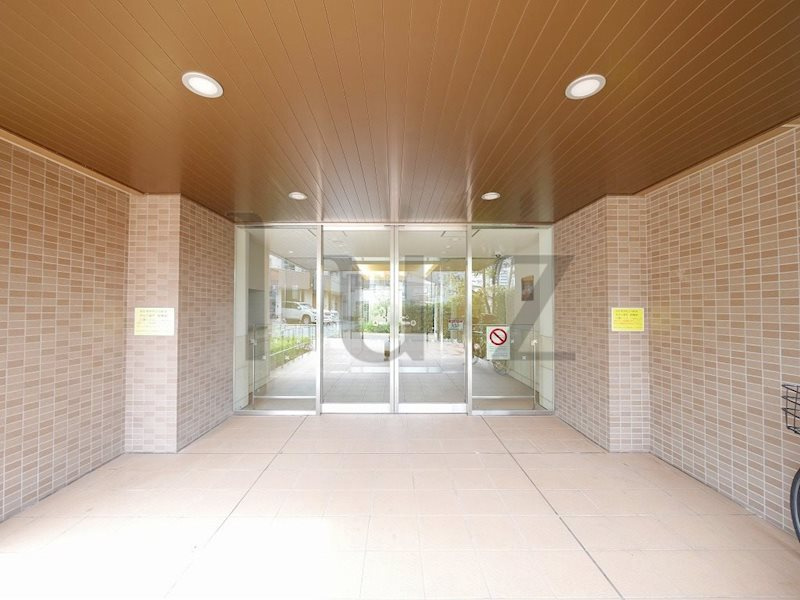 フロール川崎戸手2番館のエントランス|管理の行き届いたエントランスです！
