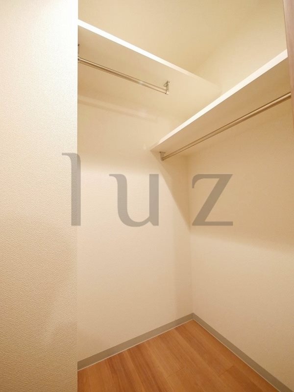 フロール川崎戸手2番館の収納|WIC完備です。