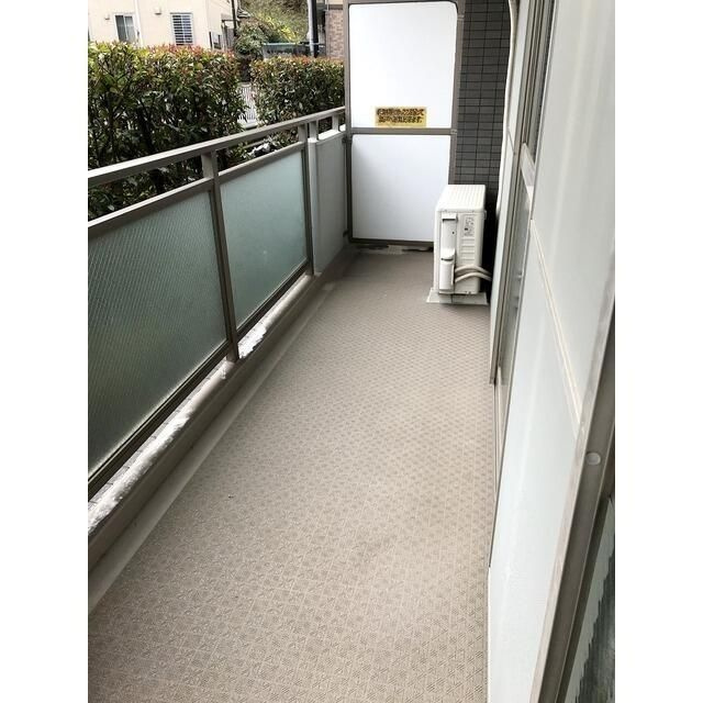 ガーデンコート大倉山のバルコニー