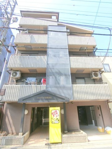 ファサード田園調布の外観|1989年7月築　RC鉄筋コンクリート造地上5階建て総戸数15戸の賃貸マンション
東京都大田区田園調布南　東急多摩川線沼部駅近最寄り徒歩3分、鵜の木駅徒歩11分
防犯カメラオートロック敷地内ゴミ置き場