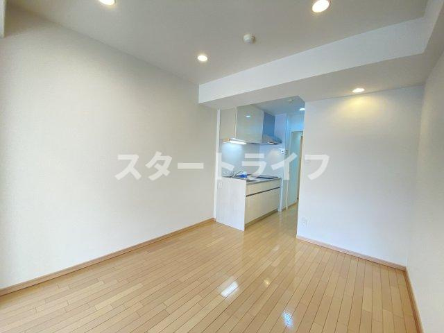 大阪市淀川区宮原２丁目の賃貸マンションの居間・リビング