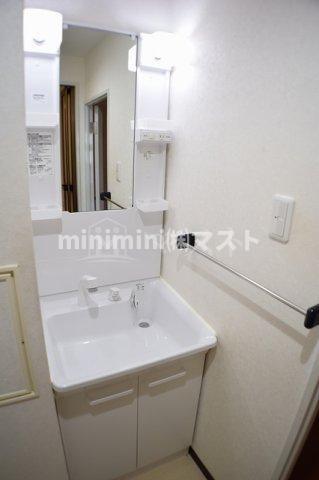 アルボール西道頓堀の洗面所|同マンションの違うタイプのお部屋の写真です。