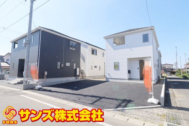 郡山市富久山町久保田字水口　　　１号棟　　行健小学校、行健中学区の外観|北東側から見た駐車場を含む外観♪