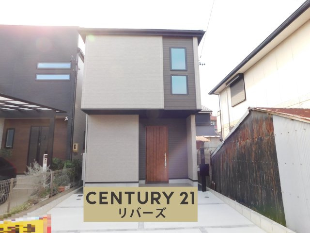 名古屋市中村区向島町４丁目の新築一戸建の外観|☆限定１棟☆　　いつでも見学できます♪（お問合せ当日、平日、水曜、夜間でもＯＫ）　駐車並列２台ＯＫ！　床暖房・食洗機完備！　４ＬＤＫ！　収納＋カウンター付きリビング１５．２帖♪　パレマルシェ徒歩３分！