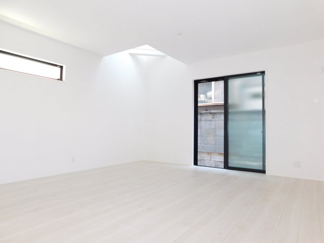 名古屋市中村区向島町４丁目の新築一戸建の居間・リビング|◇リビング◇　　南面で明るいリビング１５．２帖　足元から均等に温まる床暖房付き！