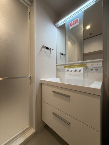 小金井市梶野町４丁目の中古マンションの独立洗面台