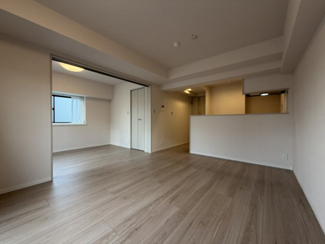 小金井市梶野町４丁目の中古マンションの居間・リビング