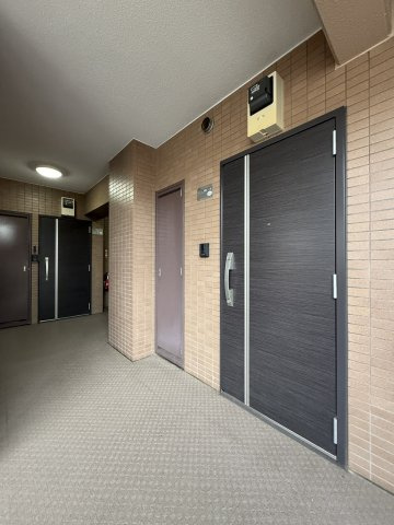 小金井市梶野町４丁目の中古マンションの玄関