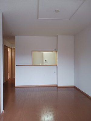 【居間・リビング】 | プレシャスコートＫ西浜 | ゆったりとした居間です
