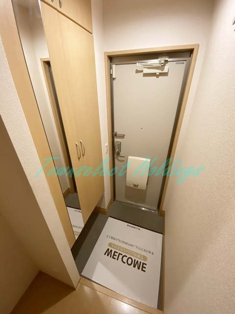 藤沢市湘南台１丁目のアパートの玄関