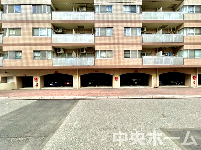 ウィンベルコーラス浅草の駐車場|【敷地内駐車場】最新の空き状況や費用などの詳細は担当スタッフまでお問い合わせください。