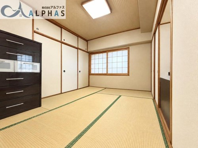【和室】 | ラブリー明石大久保 | ■和室※AIによる画像加工にて家具等を消しております。
■大きな押入のある落ち着ける空間の和室♪