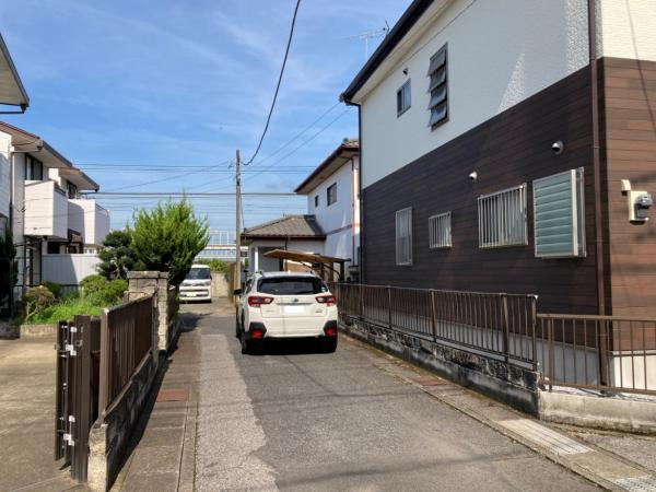 栃木市平柳町1丁目　中古戸建　敷地50.65坪の前面道路含む現地写真