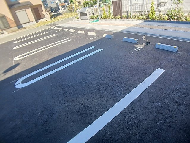 サンリット荒川の駐車場