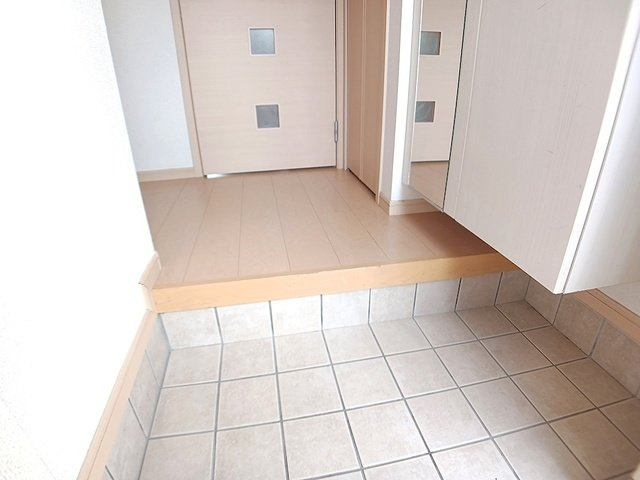 アイリスガーデンＢの玄関