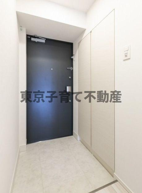 KURAMAE214の玄関