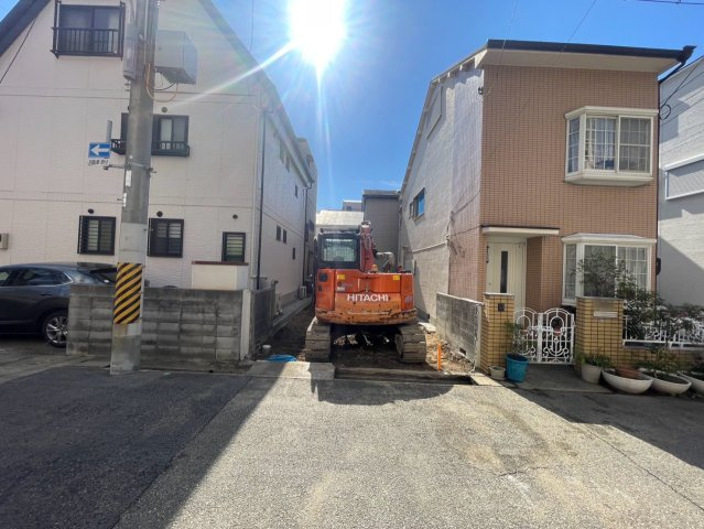 【前面道路含む現地写真】の画像