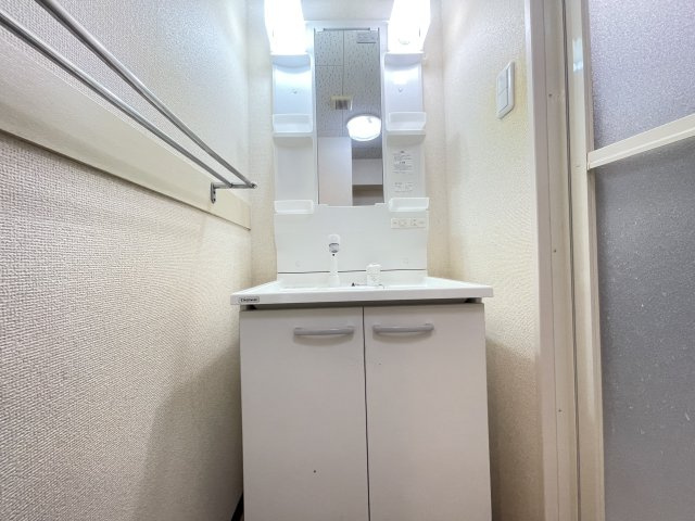 寝屋川市本町の賃貸マンションの独立洗面台