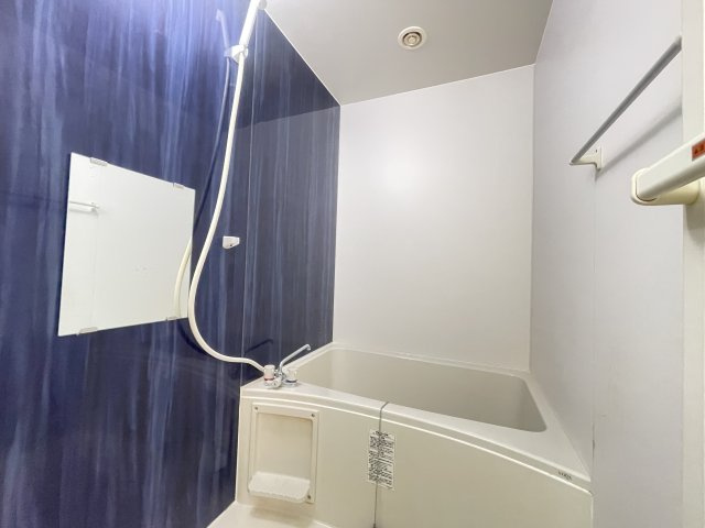 寝屋川市本町の賃貸マンションの浴室