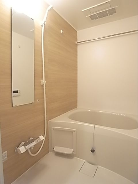 レゾナンス西宮北口の浴室