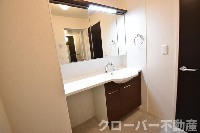 フェルマータ B棟の独立洗面台|洗髪洗面化粧台