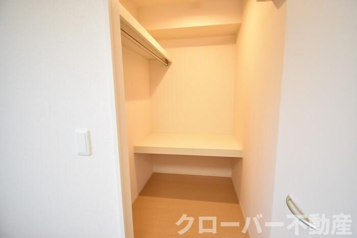 フェルマータ B棟の収納|ウォークインクローゼット
