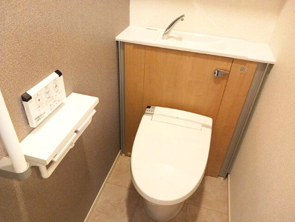【トイレ】 | ロンガ　ヴィータ和泉Ⅱ | シンプルで使いやすいトイレです