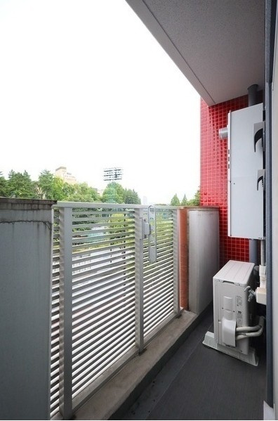 エステムプラザ市谷外濠公園のバルコニー|別室参考写真