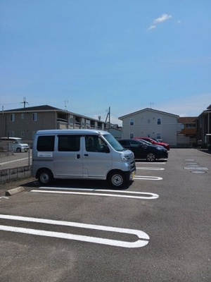 【駐車場】 | アルコバレーノ　Ａ | 車をお持ちの方に嬉しい駐車場付きの物件です