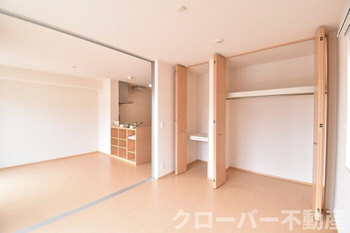 フォンテーヌ金倉 B棟の洋室|洋室５．７帖～ＬＤＫ１０．５帖