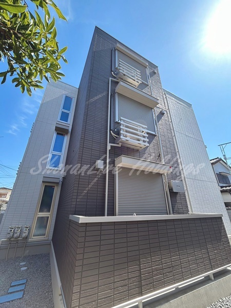 茅ヶ崎市東海岸北３丁目のアパートの外観