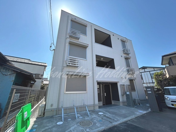 茅ヶ崎市東海岸北３丁目のアパートの外観