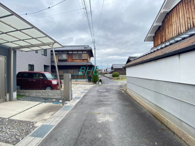 【前面道路含む現地写真】 | 栗東市小平井３丁目